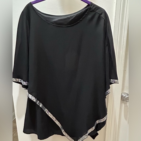 BloomChic sequin patchwork asymmetrical dolman sleeve blouse. Line new - Picture 1 of 5